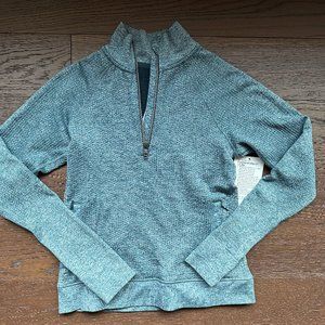 NWT Engineered Warmth Half-Zip in Submarine/White